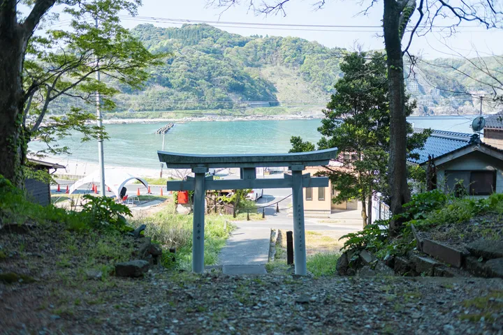 集落の神社の鳥居